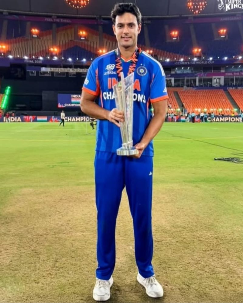 Shivam Dube Height in Feet